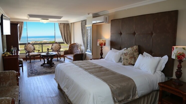 Gold Superior Honeymoon Room